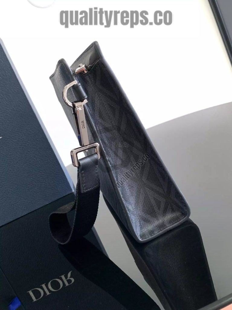 A5 Triangle Pouch Black CD Diamond Canvas Quality Reps