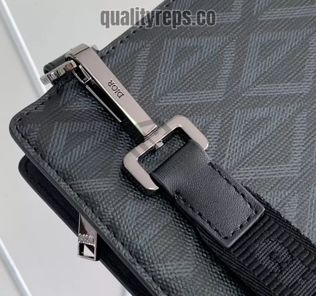 A5 Triangle Pouch Black CD Diamond Canvas Quality Reps