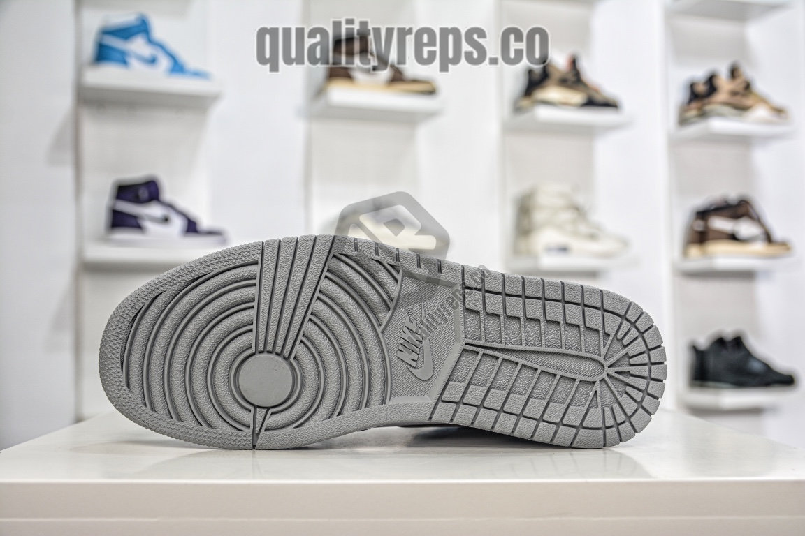 Air Jordan 1 High OG Hyper Royal Quality Reps 6
