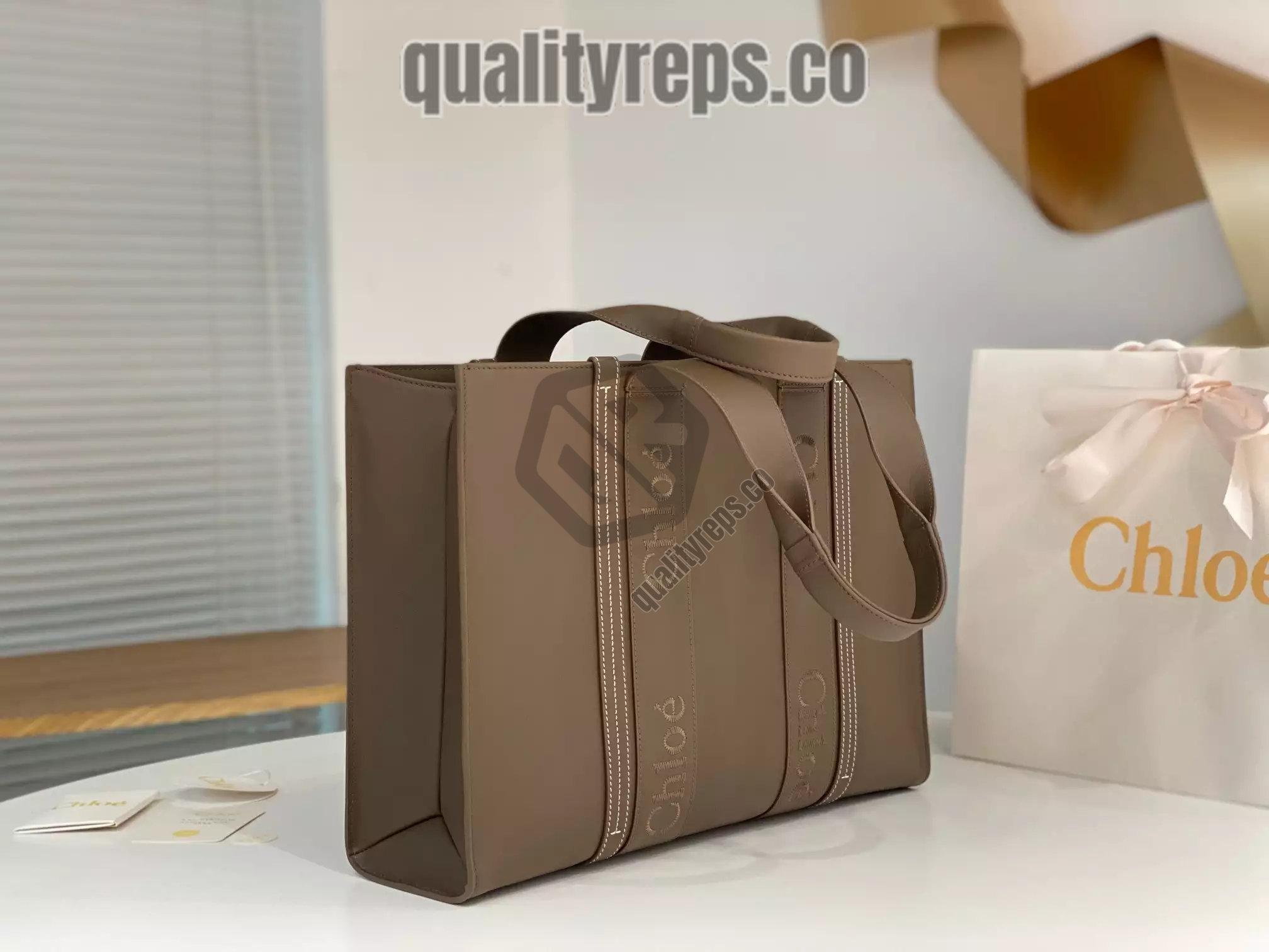 Chloé Large Woody Tote Bag Dark Nut 4