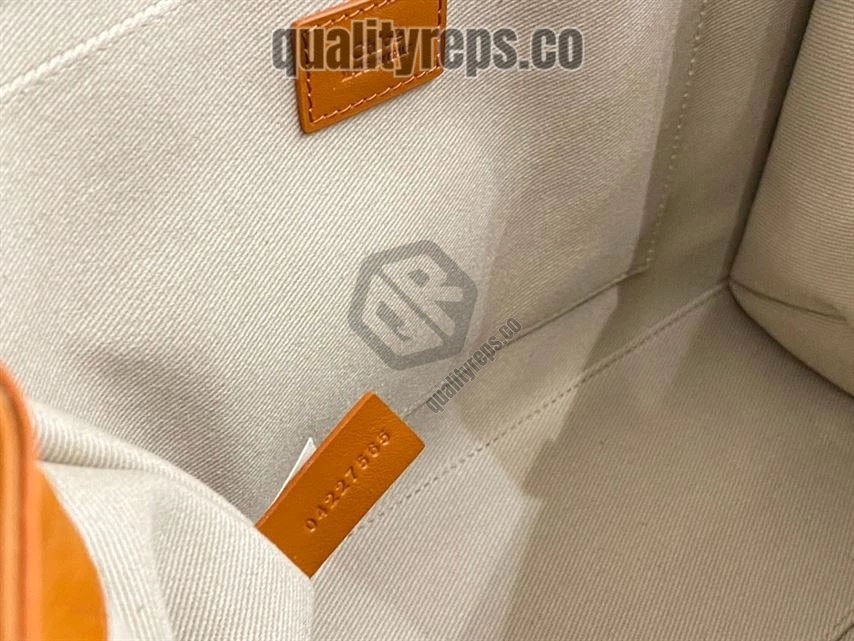 Chloé Medium Woody Tote Bag – MB001 8