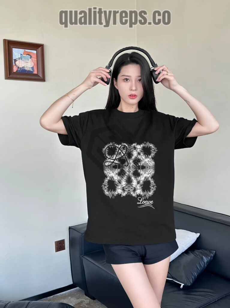 L 3D Sketch Flower Emblem Embroidery T-Shirt (Black/White) Quality Reps