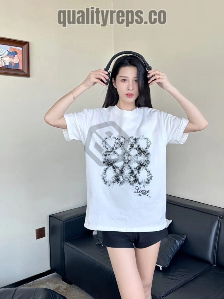 L 3D Sketch Flower Emblem Embroidery T-Shirt (Black/White) Quality Reps