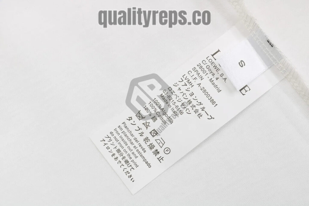 L Dotted Floral Logo Heat-Sealed T-Shirt (White/Black) Quality Reps