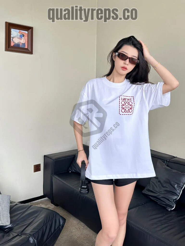 L Dotted Floral Logo Heat-Sealed T-Shirt (White/Black) Quality Reps