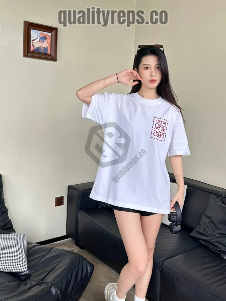 L Dotted Floral Logo Heat-Sealed T-Shirt (White/Black) Quality Reps