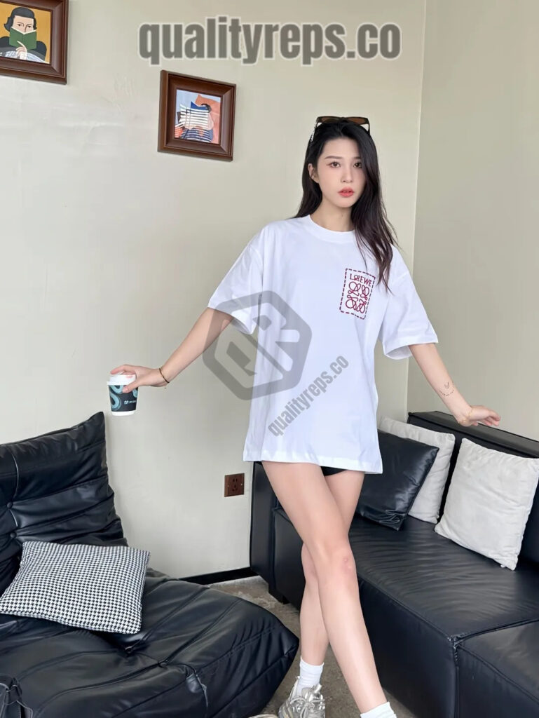 L Dotted Floral Logo Heat-Sealed T-Shirt (White/Black) Quality Reps