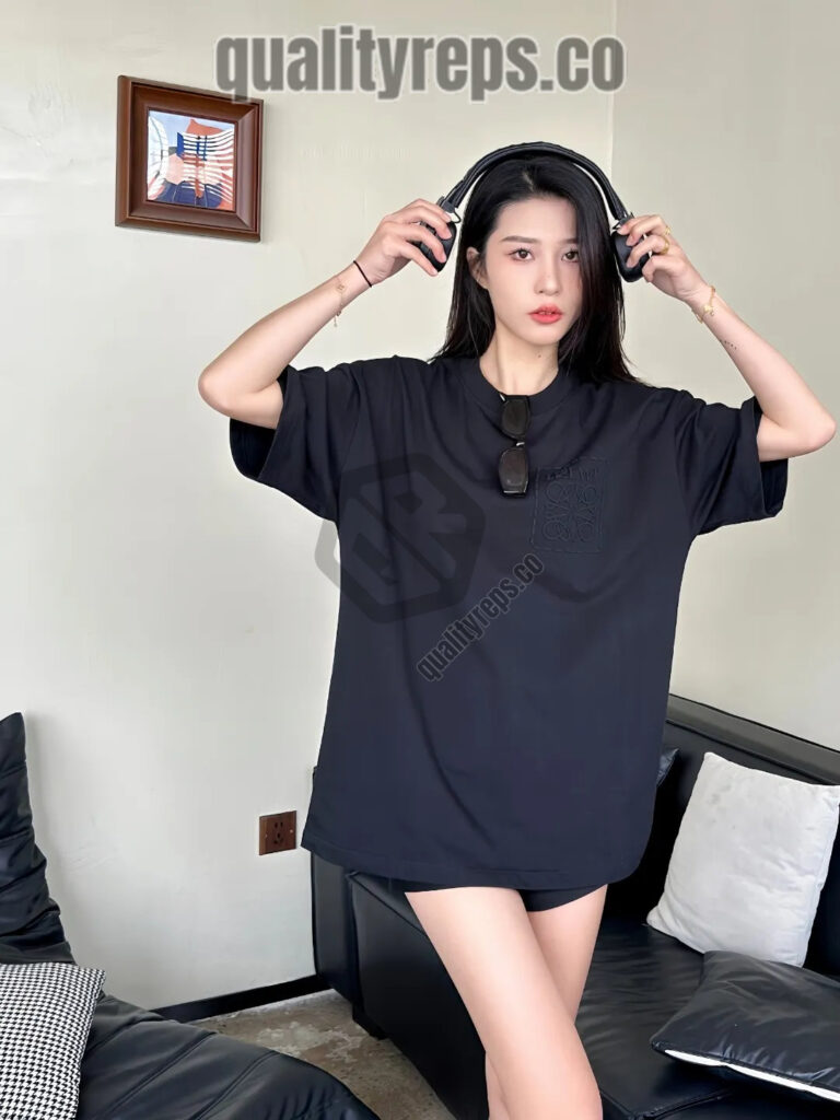 L Dotted Floral Logo Heat-Sealed T-Shirt (White/Black) Quality Reps