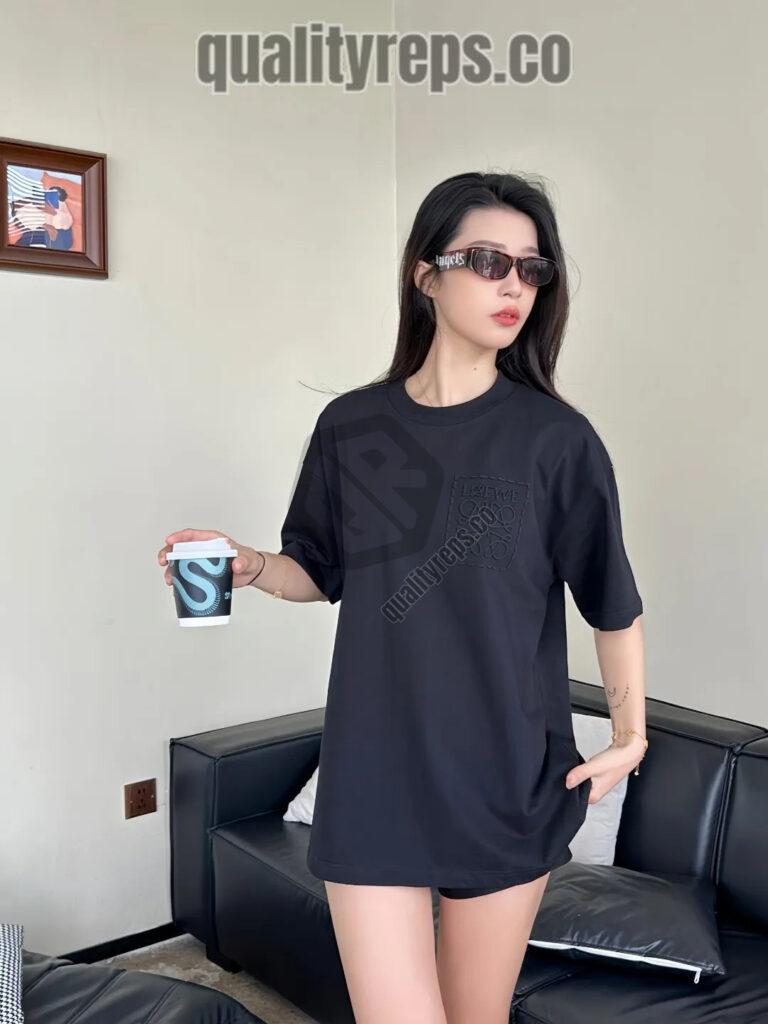 L Dotted Floral Logo Heat-Sealed T-Shirt (White/Black) Quality Reps