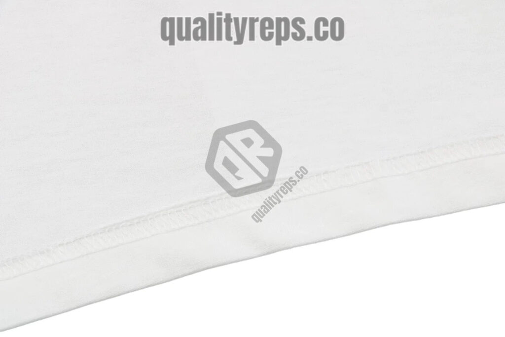 L Dotted Floral Logo Heat-Sealed T-Shirt (White/Black) Quality Reps