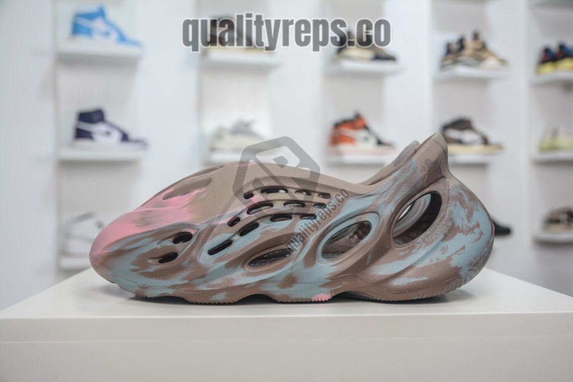 Yeezy Foam Runner 'MX Sand Grey' Quality Reps 2