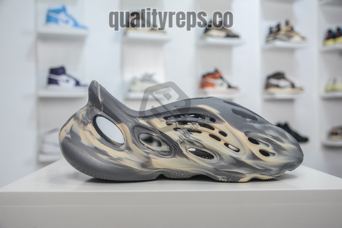 Yeezy Foam Runner 'MXT Moon Grey' Quality Reps 4