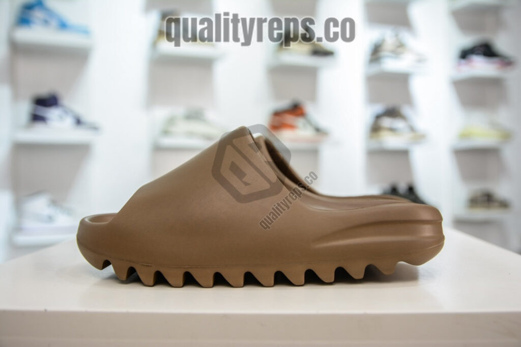 Yeezy Slides 'Core' Quality Reps 2