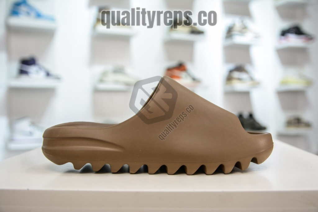 Yeezy Slides 'Core' Quality Reps 4