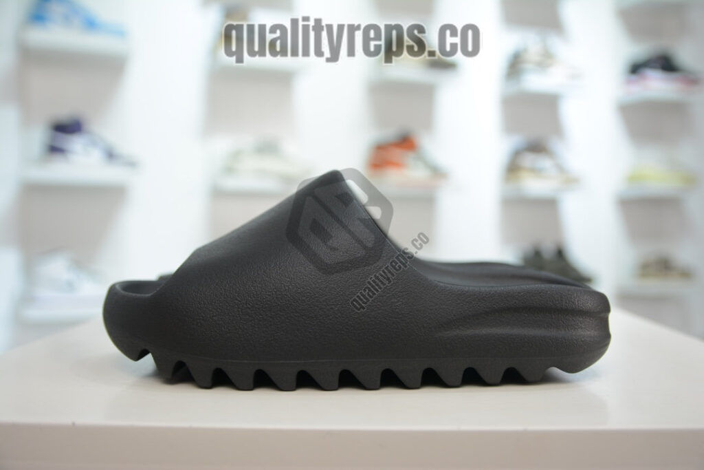 Yeezy Slides 'Onyx' Quality Reps 2