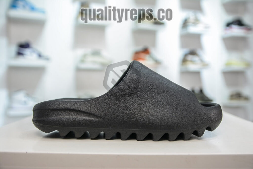 Yeezy Slides 'Onyx' Quality Reps 4